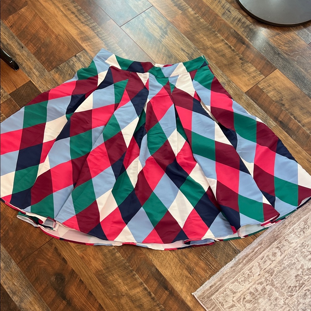 Torrid Belle Isle Pleated Midi Skirt in the color Holly Diamonds Multi NWT